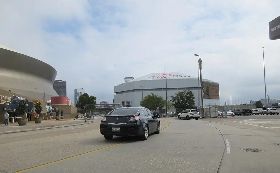 Lakers impõem ritmo e vencem Pelicans com maestria de LeBron James (111-103)